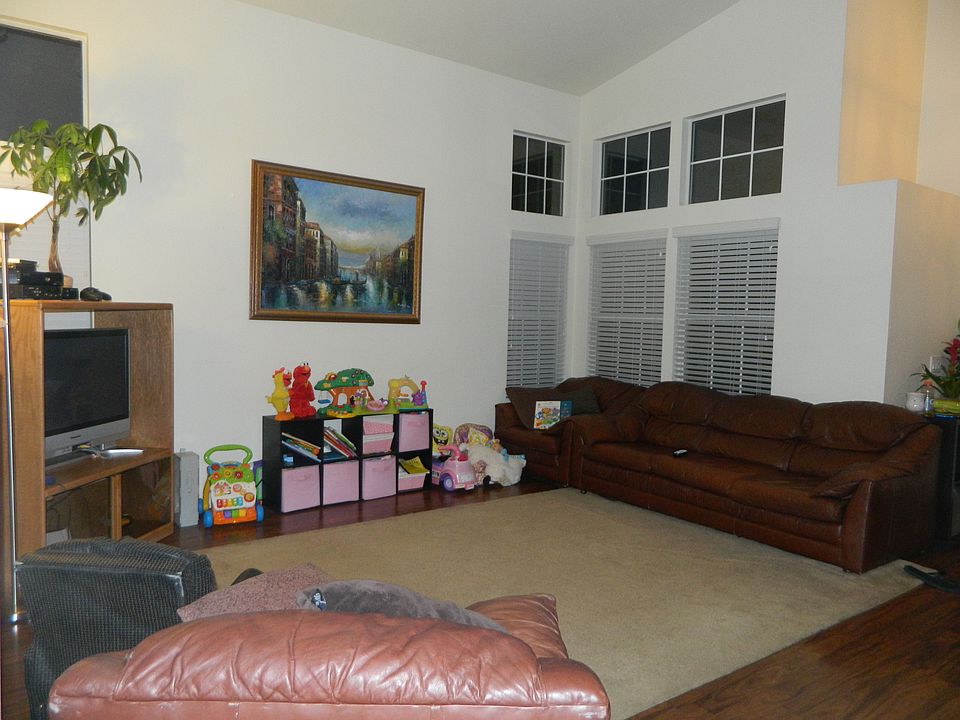 Wood floors, fireplace
