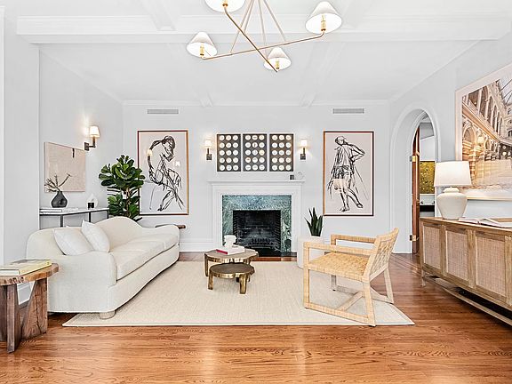 3rd image of 901 Lexington Ave APT 2-N