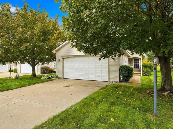 2095 Seaview Dr, Traverse City, MI 49686