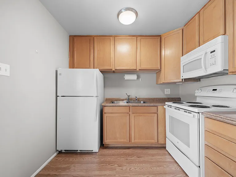 1770 Eaton St — Photo 9