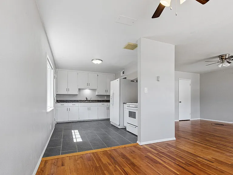 2300 Aspen Dr — Photo 24