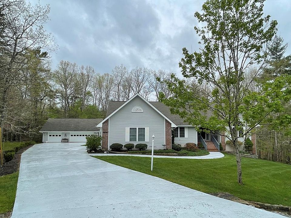 1st image of 115 Tremont Dr