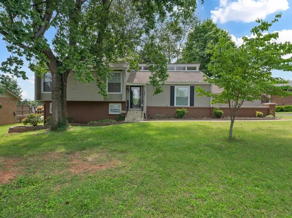 221 Dorchester Dr, Bowling Green, KY 42103