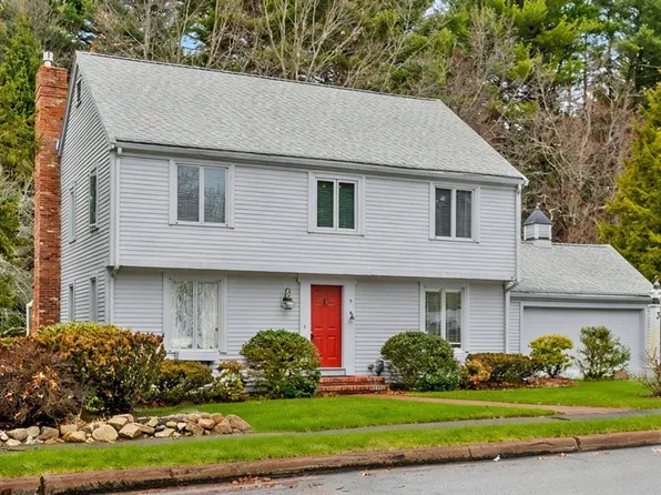 3 Willard Ln, Lynnfield, MA 01940