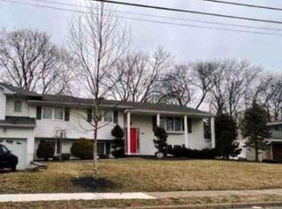 654 Rutgers Pl, Paramus, NJ 07652