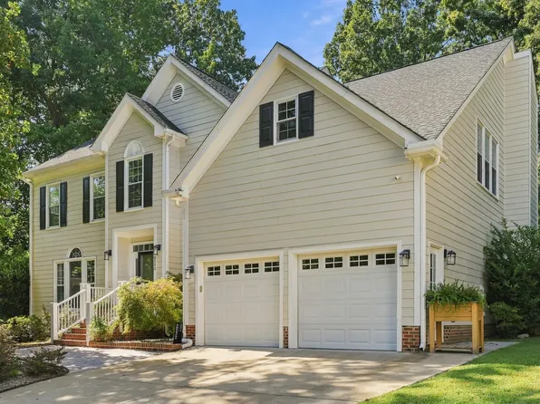 8505 Bluff Pointe Ct, Raleigh, NC 27615
