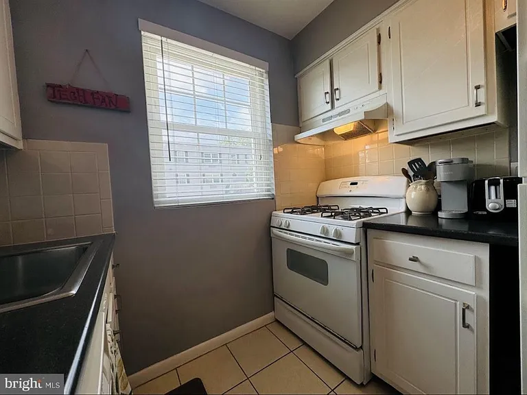 2030 N Vermont St #104 — Photo 8