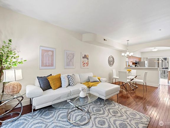 4th image of 18211 NE 95th Way #108