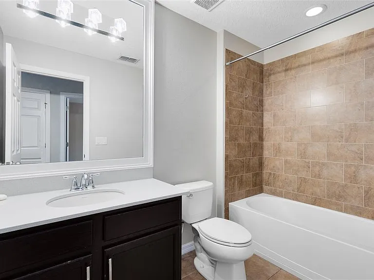 9625 Silver Buttonwood St — Photo 18