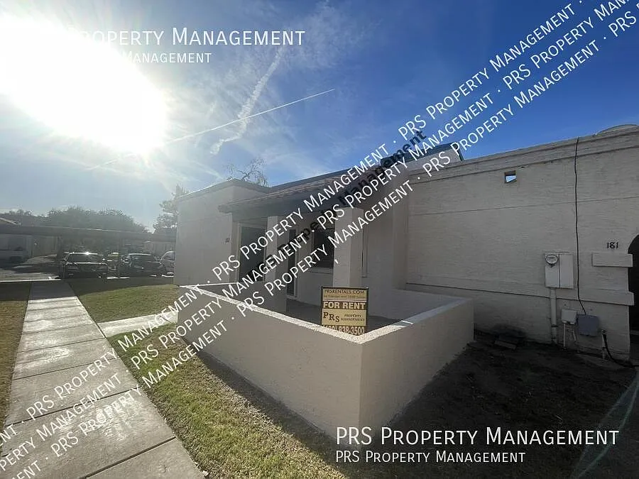 Building Photo - 727 S Hartford St #182