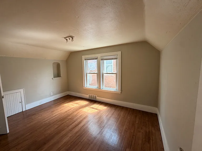 2431 Prast Blvd — Photo 12