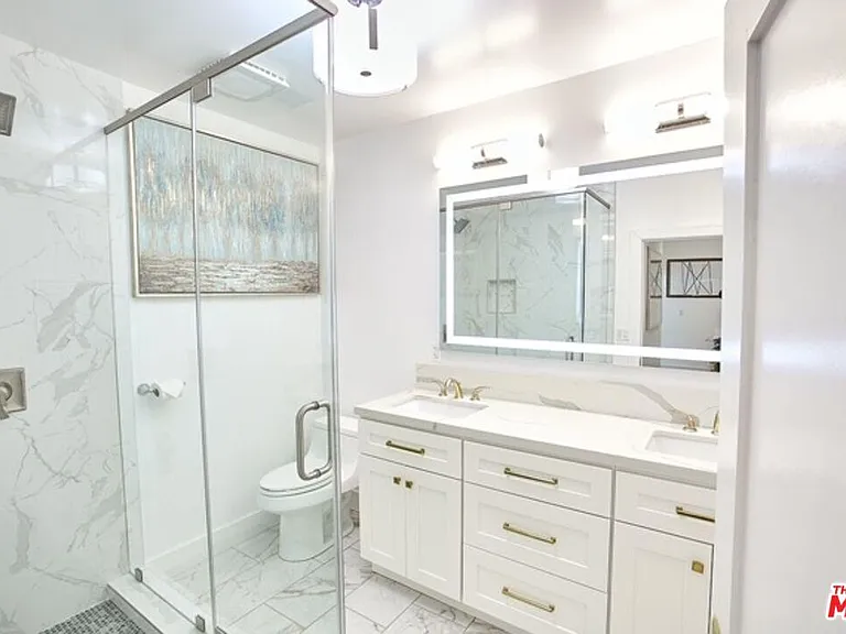 1040 N Crescent Heights Blvd — Photo 5