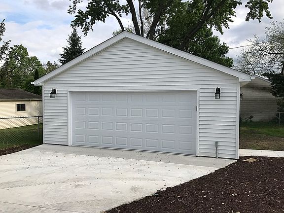 New 24x24 garage w/opener