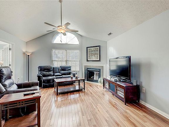 5th image of 16658 Brownstone Ct