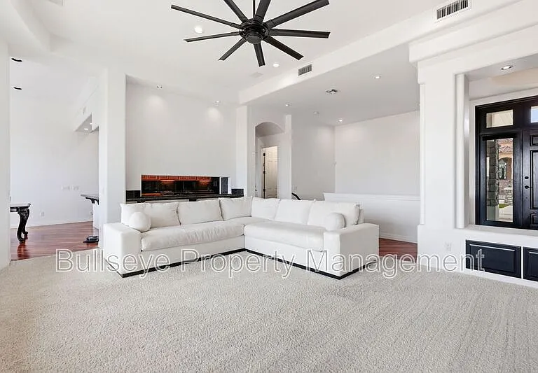 1527 E Villa Maria Dr — Photo 10