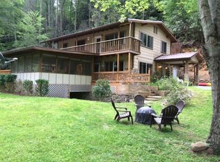 1049 Tobacco Br, Almond, NC 28702