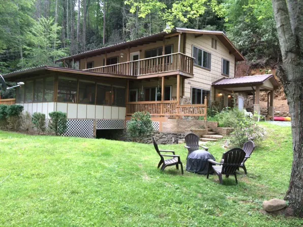 1049 Tobacco Br, Almond, NC 28702