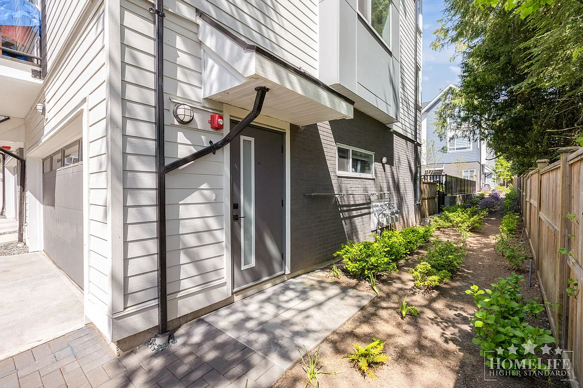 Building Photo - 20463 70th Ave #19