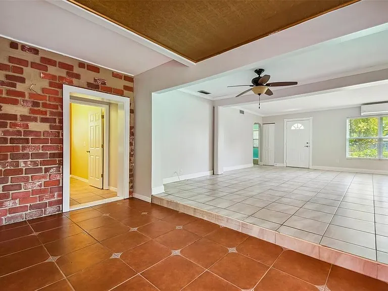 210 Baker Ave — Photo 17