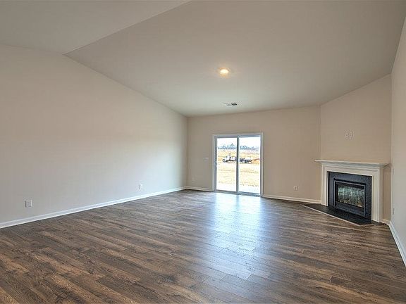 2nd image of 458 Fenwick Dr