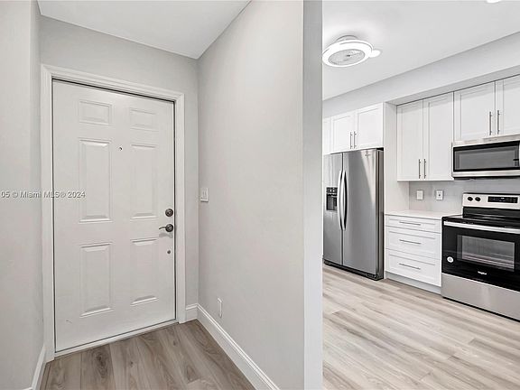 5th image of 5084 Rose Hill Dr APT 1105