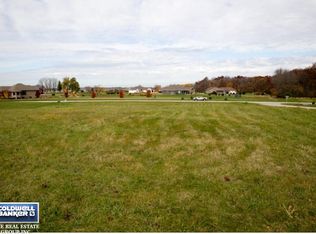 7943 Prairiewood Trl, Neenah, WI 54956