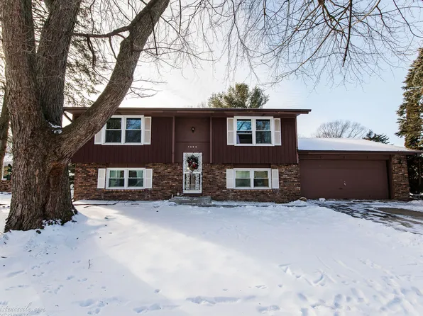 1085 Mallard Dr, Bradley, IL 60915