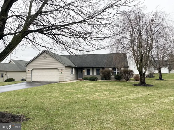 36 Rosemont Dr, Myerstown, PA 17067