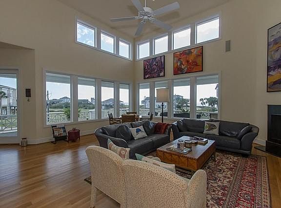 3rd image of 4130 Silver Reef