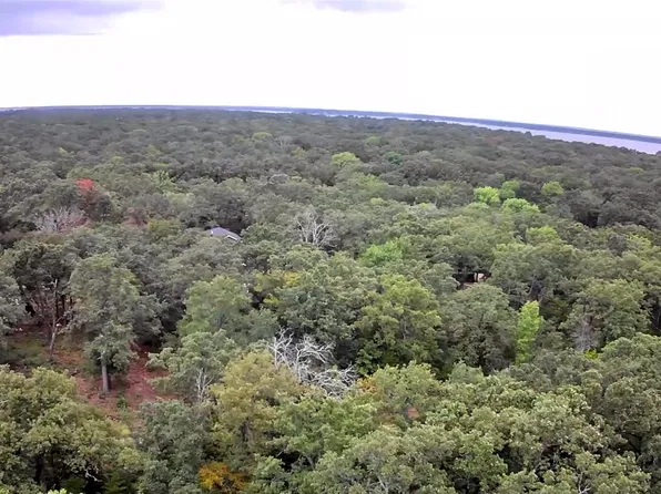 Moccasin Dr, Mabank, TX 75156