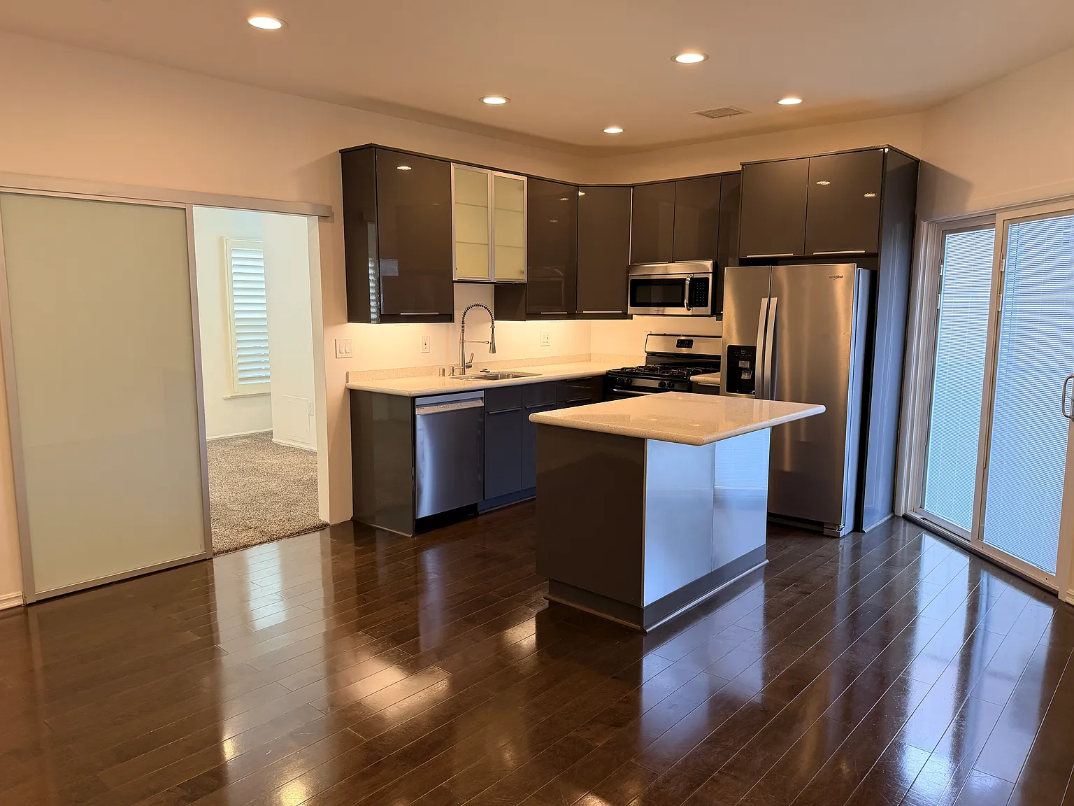 1 bed, 700 sqft, $2,450 — Photo 4