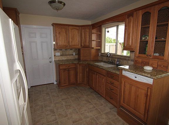 2nd image of 1472 Terry Dr