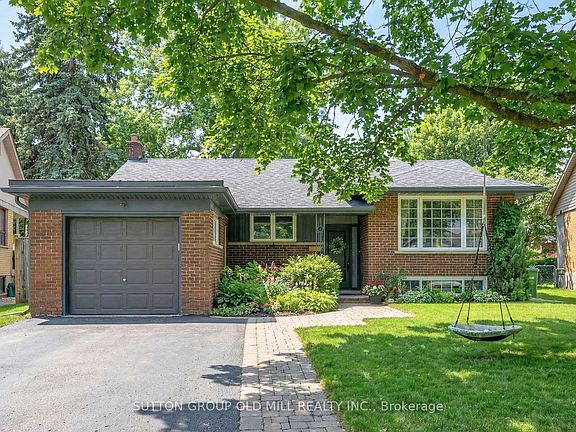 4th image of 16 Brook Tree Cres