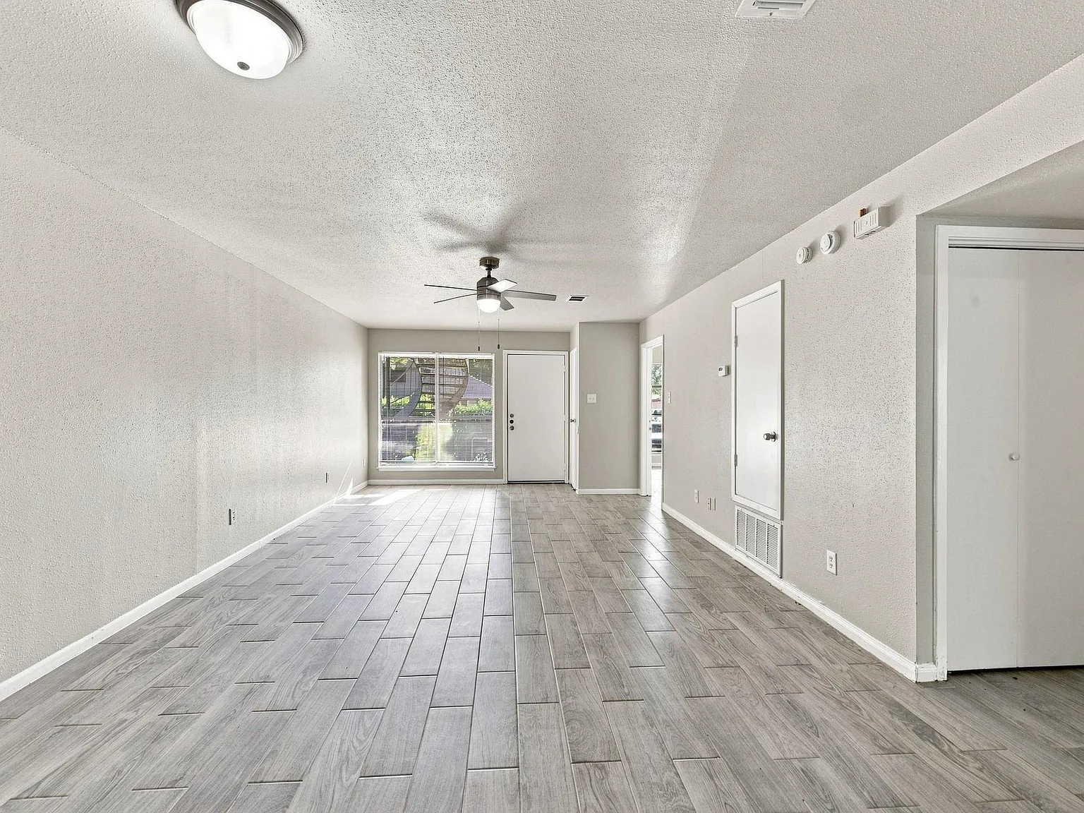 2 bed, 2.0 bath, $1,260 — Photo 4