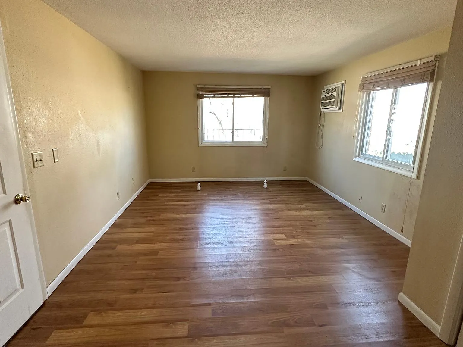 657 W Main St — Photo 1