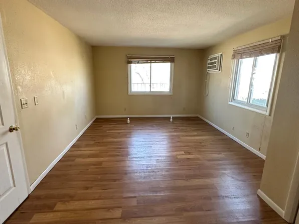 657 W Main St #5-3-4, Decatur, IL 62522