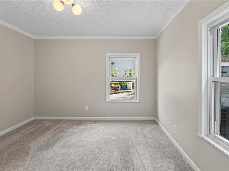 2113 Fairview Ave — Photo 7