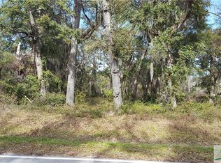 12 Lake Dr, Midway, GA 31320