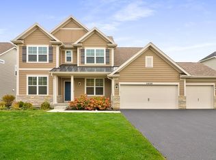 1680 Creeks Crossing Dr, Algonquin, IL 60102