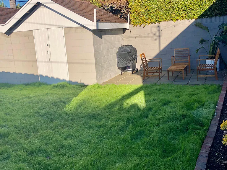 3927 Walgrove Ave — Photo 13