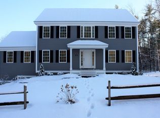 4 Chapman St, Dunstable, MA 01827