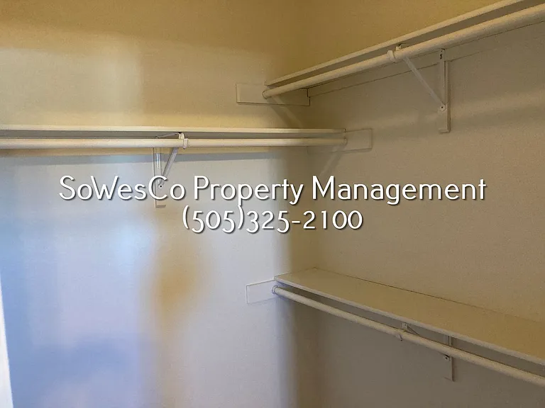 961 Katherine Ave — Photo 10