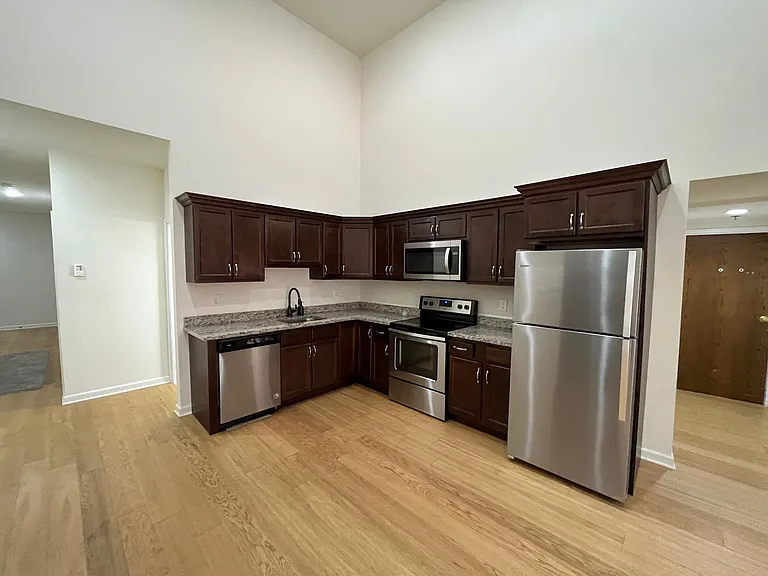 99 Pine Street — Photo 31