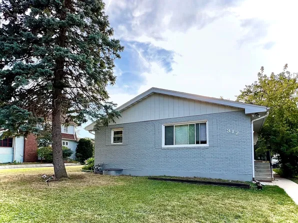 312 S Lodge Ln, Lombard, IL 60148