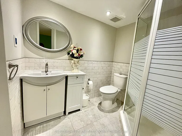 Greylawn Cres — Photo 9