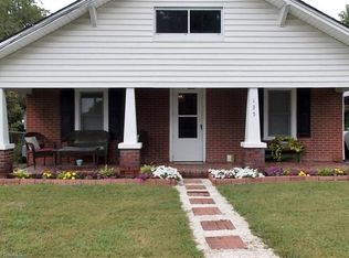 135 S Franklin Rd, Mount Airy, NC 27030