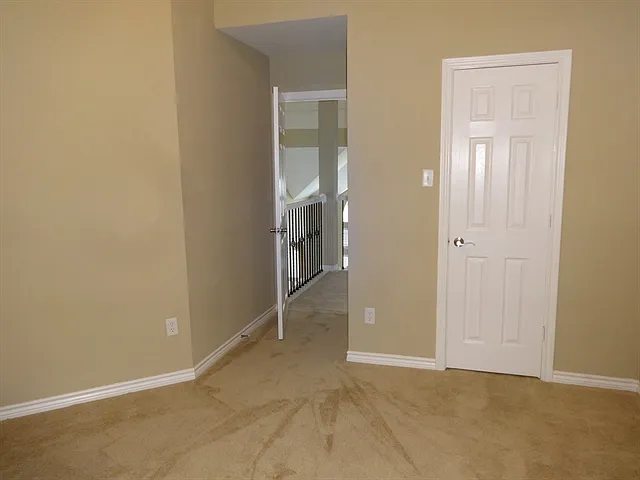 808 Warwick Ct — Photo 13