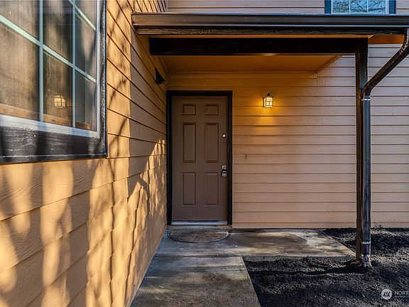 3rd image of 15909 15911 18th Avenue Ct E