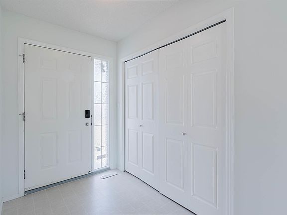 2nd image of 430 Hunters Grn NW