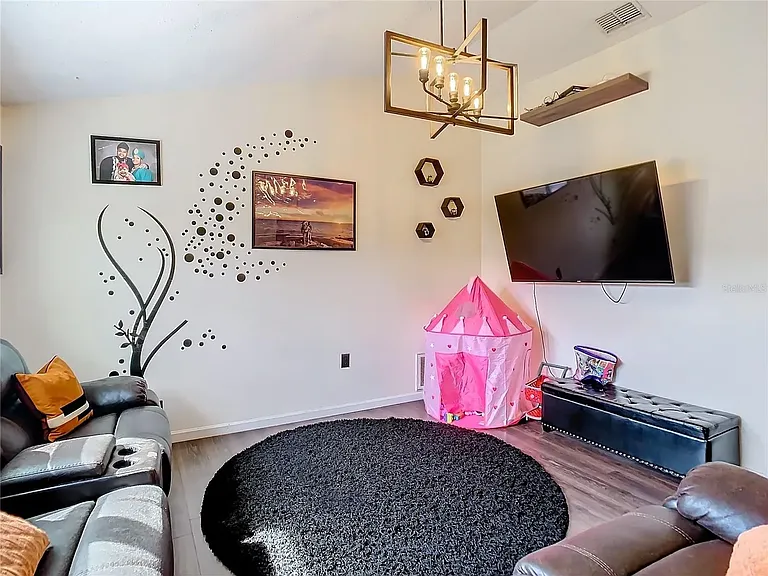 1203 Mandarin Dr — Photo 8